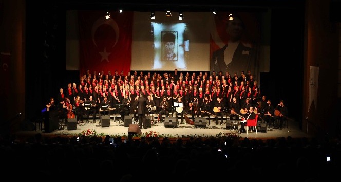 Bayraklı’da unutulmaz Atatürk gecesi