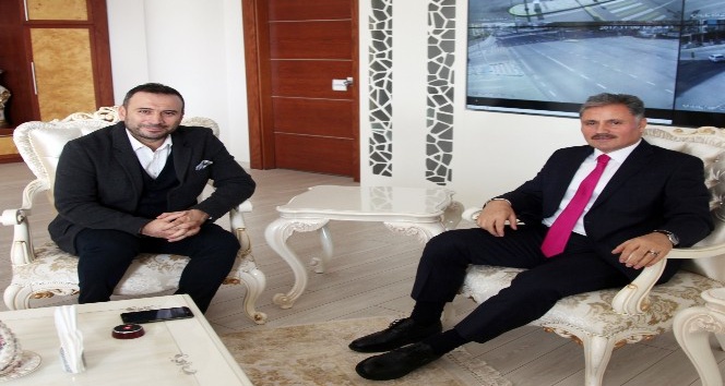 Ertem Şener’in Başkan Ahmet Çakır ile futbol sohbeti
