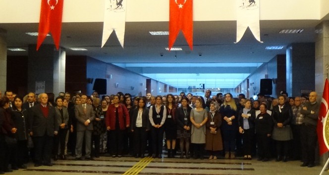 Anadolu Adalet Sarayı’nda Ata’ya saygı duruşu