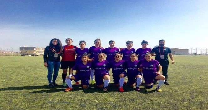 Amed Sportif’in kadın futbolcuları ligi bekliyor