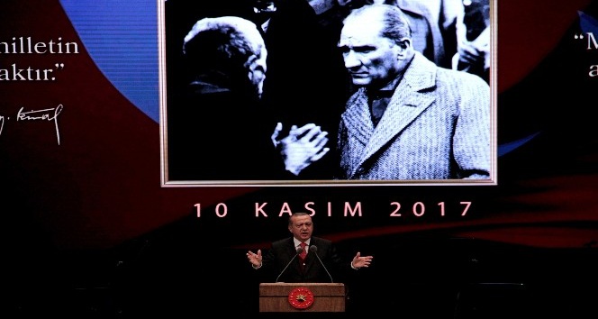 Cumhurbaşkanı Erdoğan: ”CHP gibi amorf bir partinin Atatürk’ü milletimizden kaçırmasına rıza göstermeyeceğiz”