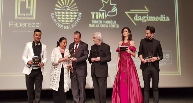 KKCT Turizm Ve Çevre Bakanı Fikri Ataoğlu, yılın en iyi siyasetçisi seçildi