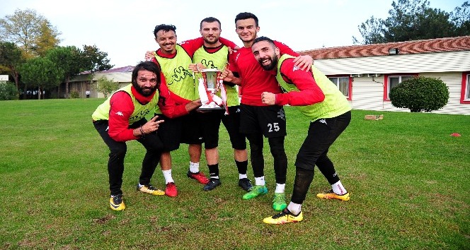 Samsunspor’da kazanan oyunculara kupa sürprizi