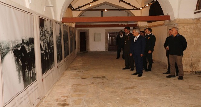 Kuşadası Belediyesi’nden Kervansaray’da Atatürk anması