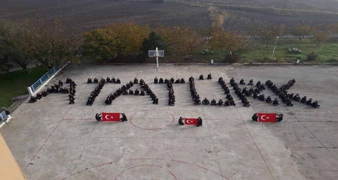 175 öğrenci bir lider adı “Atatürk”