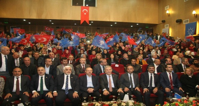 Sağlık Bakanı Demircan: "10 yıl içerisinde uzman hekim açığı kapanacak"