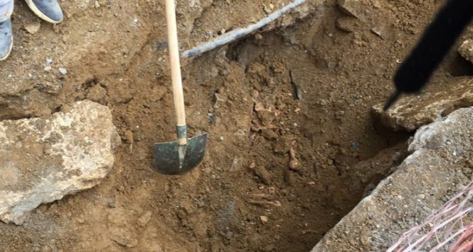 Şişli’de BEDAŞ kazısında kemik parçalarının bulunduğu yerde çalışmalar devam ediyor