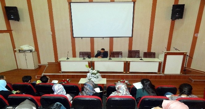 Üniversite de okuma etkinlikleri devam ediyor