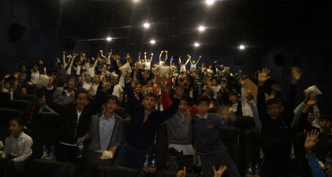Mersin’de 7 bin 15 öğrenci sinema ile buluştu