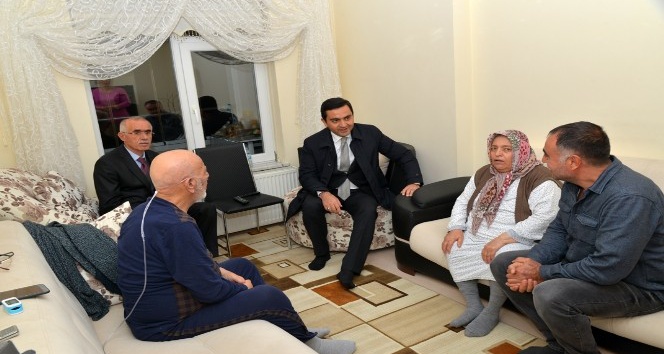Belediye Başkanı Yaşar Bahçeci’den ‘çat-kapı’ ev ziyaretleri
