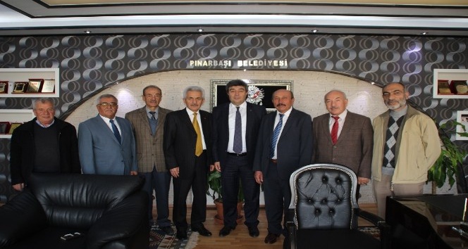 Pınarbaşı Belediye Meclis Üyesi’nden 7 kişi MHP’den istifa etti
