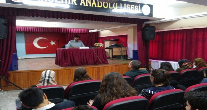 Akşehir’de Anadolu Lisesinde Kariyer Günleri düzenleniyor