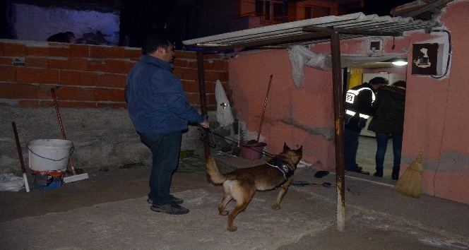 İzmir’de 300 polisle uyuşturucu operasyonu: 25 gözaltı