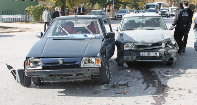 Elazığ’da trafik kazası: 5 yaralı| Elazığ haberleri