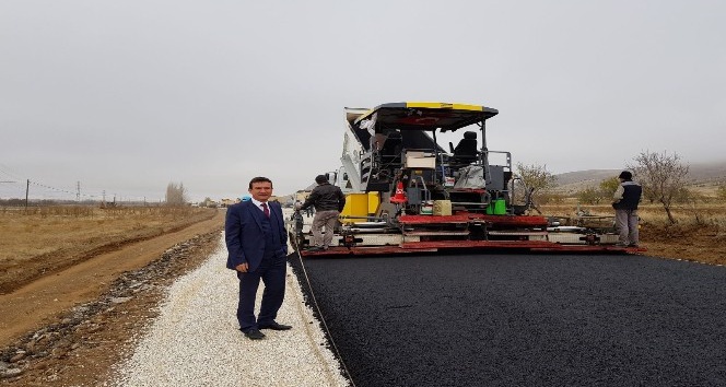 Isparta Özel İdare’den köylere sıcak asfalt
