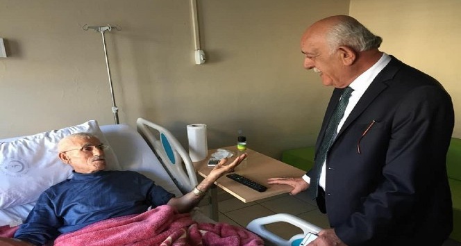 Başkan Seyfi Dingil’den hastalara moral ziyareti