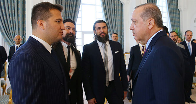 Erdoğan, Diriliş Ertuğrul oyuncularıyla sohbet etti