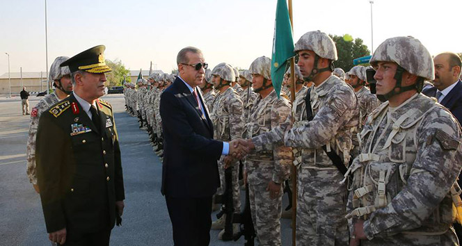 Cumhurbaşkanı Erdoğan, Katar TSK Kara Unsur Komutanlığını ziyaret etti