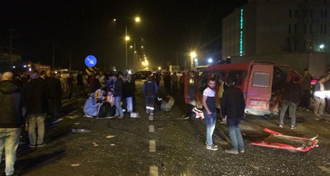 Samsun&#039;da işçi servisi kaza yaptı: 1 ölü, 14 yaralı