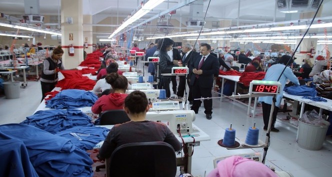 Birecik’teki tekstil fabrikası kadın istihdamına katkı sağlıyor