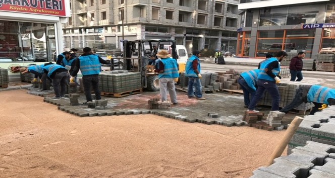 İpekyolu Belediyesi yol yenileme çalışmalarına devam ediyor