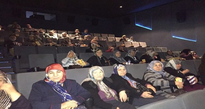 Yaşlılar ilk kez sinemaya gitti