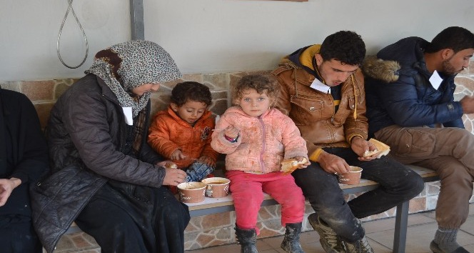 Hatay’da 25 Suriyeli göçmen yakalandı