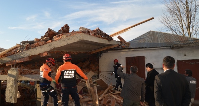 Trabzon&#039;da cami lojmanı inşaatı çöktü: 1 ölü, 7 yaralı