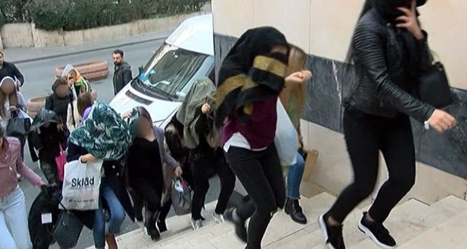 Konsomatrislik yapan yabancı uyruklu 25 kadın gözaltına alındı