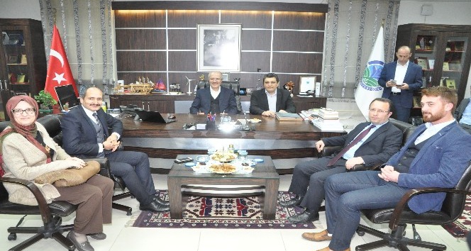 Başkan Kafaoğlu, Gönen’de değerlendirmelerde bulundu