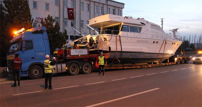 Denizi olmayan Sivas'ta yat görenler şaşkınlığa uğradı