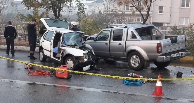 Manisa’da trafik kazası: 1 ölü, 2 yaralı