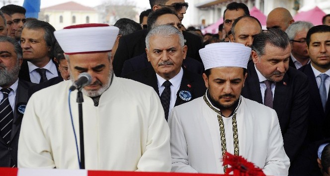 Başbakan Yıldırım, Naim Süleymanoğlu’nun cenazesine katıldı