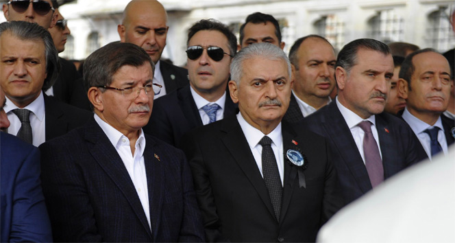 Ahmet Davutoğlu, Naim Süleymanoğlu&#039;nun cenaze törenine katıldı