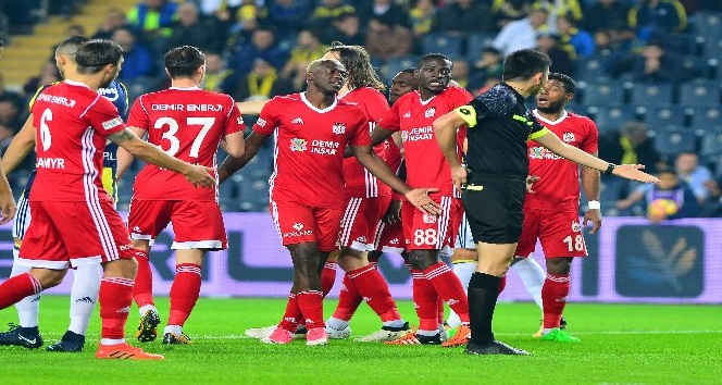 Süper Lig: Fenerbahçe: 0 - Sivasspor: 0 (Maç devam ediyor)