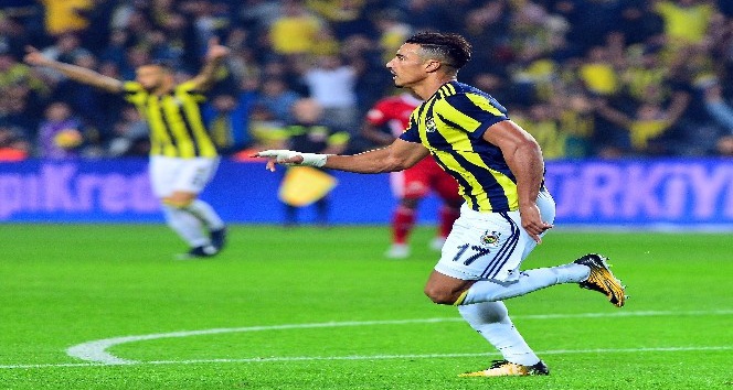 Süper Lig: Fenerbahçe: 1 - Sivasspor: 0  (İlk yarı)