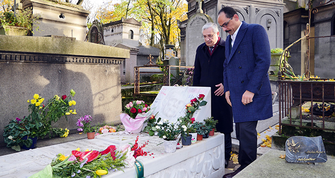 Cumhurbaşkanlığı Sözcüsü Kalın, Ahmet Kaya&#039;nın mezarını ziyaret etti