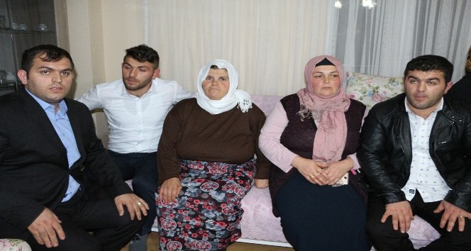 Cumhurbaşkanı Erdoğan’ın şehit Eren Bülbül’ün ailesine ziyaretinde duygusal anlar yaşandı