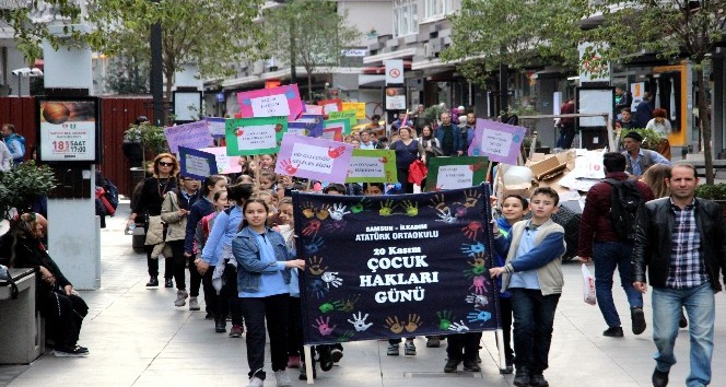 Minik öğrenciler, çocuk hakları için yürüdü