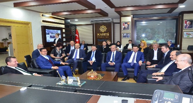 Başkan Kafaoğlu’ndan Altıeylül ve Karesi Belediyelerine ziyaret
