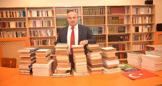 Emekli General Tokatlı, kütüphanesini Taşköprü’ye bağışladı