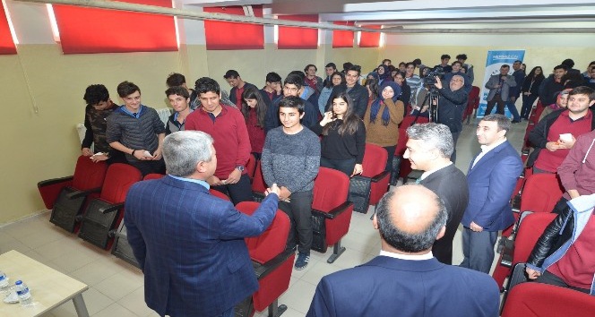 Başkan Polat öğrencilere deneyimlerini anlattı