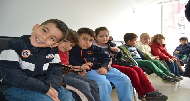 Kozan’da okul öncesi öğrencilere diş taraması