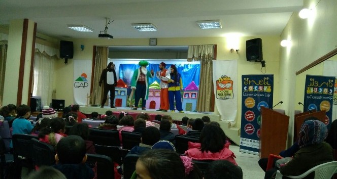 GAP çocuk gelişim merkezinden çocuklara tiyatro gösterisi