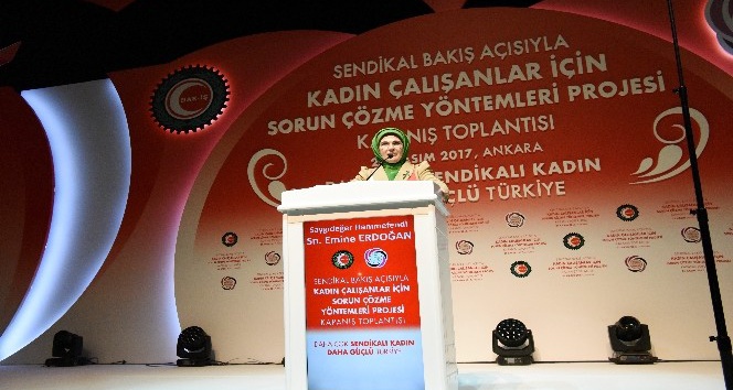 Emine Erdoğan, Hak-İş’li kadınlarla buluştu