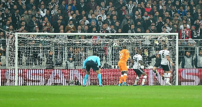Beşiktaş ilk yarılarda savunamıyor