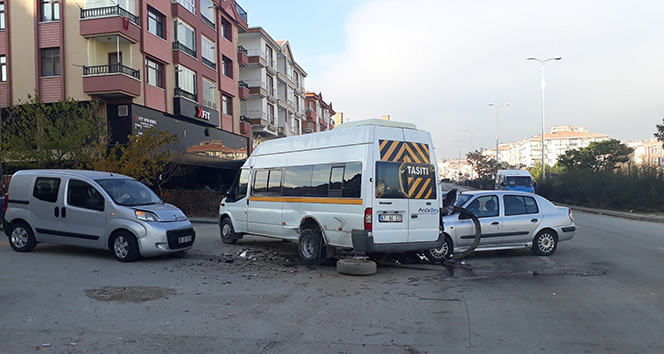 Ankara’da öğrenci servisi kaza yaptı: 4 yaralı