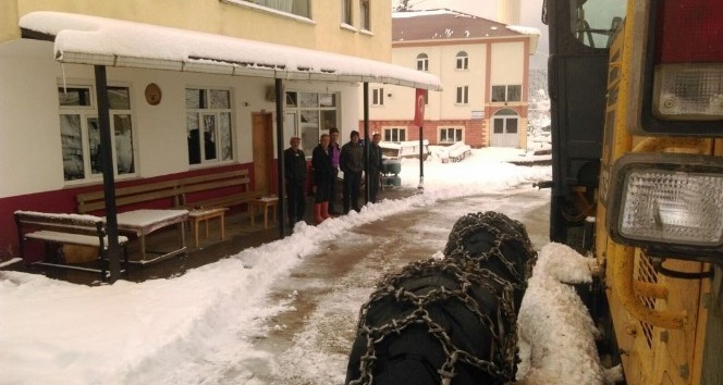 Trabzon’un yüksek kesimlerinde kar kalınlığı 35 cm’ye ulaştı
