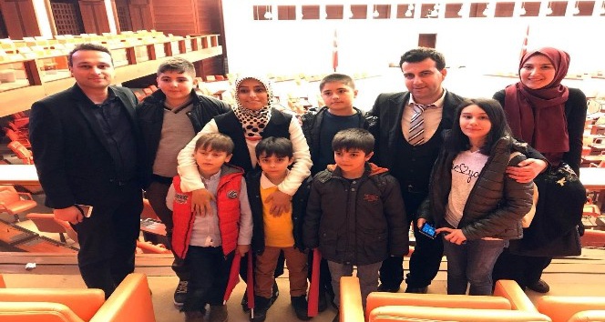 Türk ve Suriyeli öğrenciler Gazi Meclisi ziyaret etti