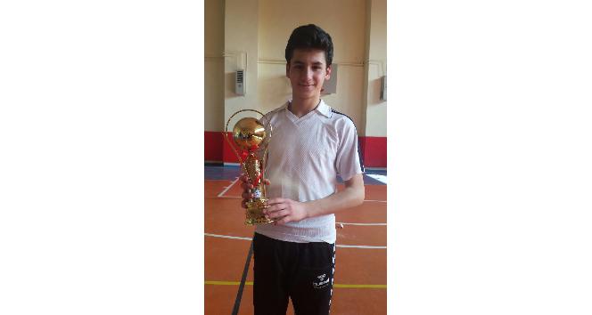 Vanlı badmintoncu Türkiye’yi temsil edecek